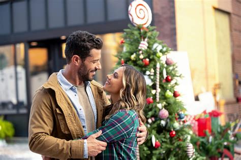 Lifetime's 'A Welcome Home Christmas': A Salute To 